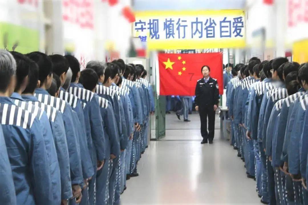 黄金短线突然急涨！金价逼近2030美元